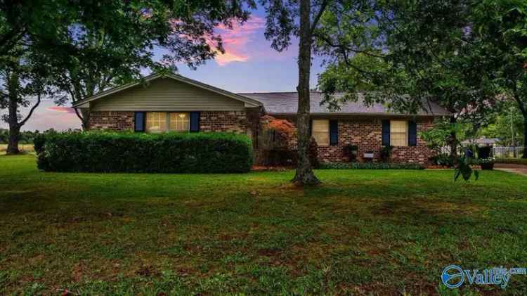 Single-family house For Sale in 1506, Coffman Drive, Athens, Alabama