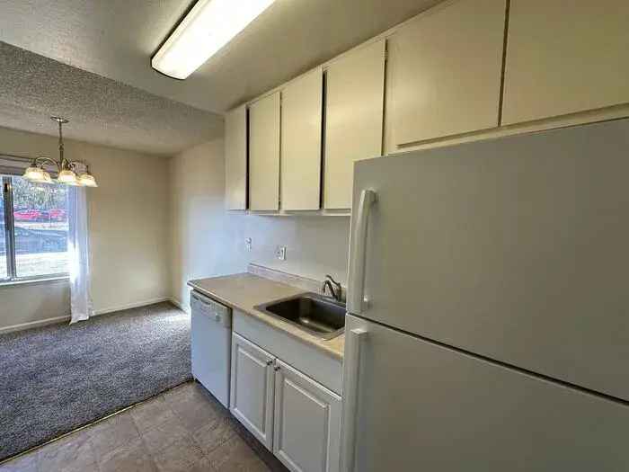 2 Bed 1 Bath Condo for Rent in Peckham Gardens Reno