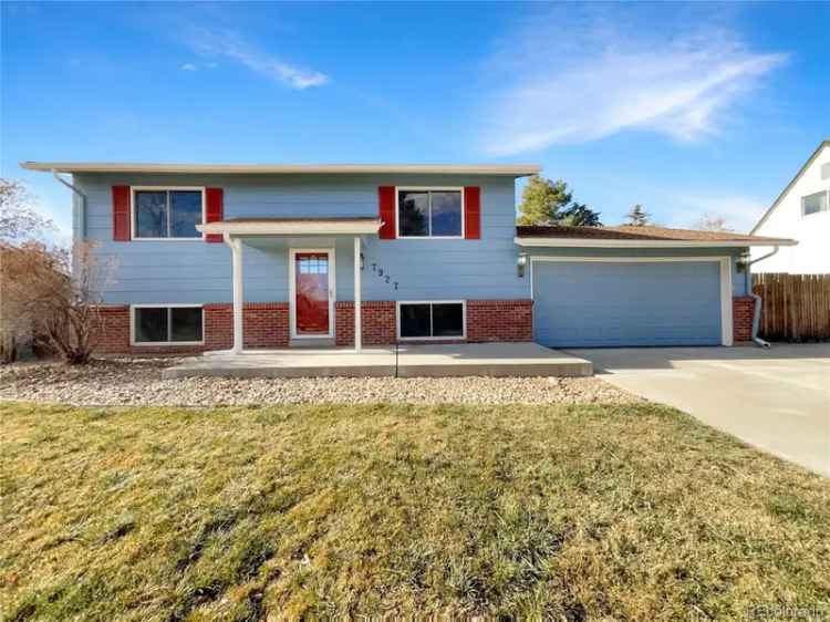 Single-family house For Sale in 7927, Eaton Street, Arvada, Colorado