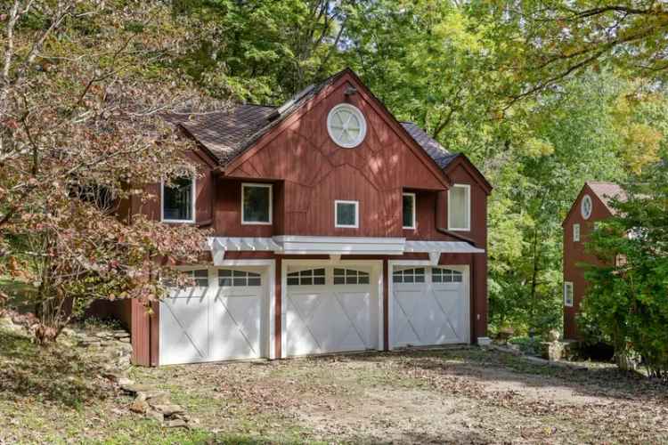 Single-family house For Sale in 56, Cross Highway, Redding, Connecticut