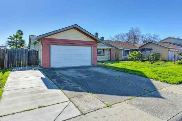 Single-family house For Sale in 204, Grace Avenue, Sacramento, California