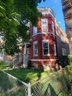 Multi-family house For Sale in 5637, South Green Street, Chicago, Illinois