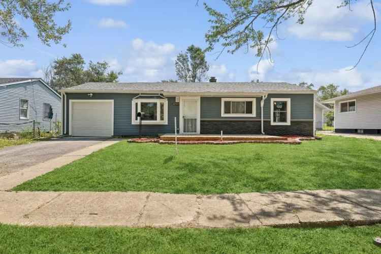 Single-family house For Sale in 22407, Strassburg Avenue, Sauk Village, Illinois