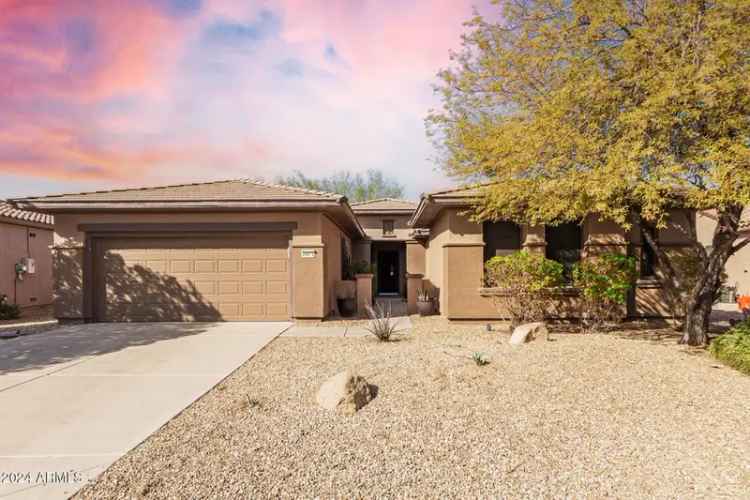 Single-family house For Sale in 20972, North Canyon Whisper Drive, Surprise, Arizona