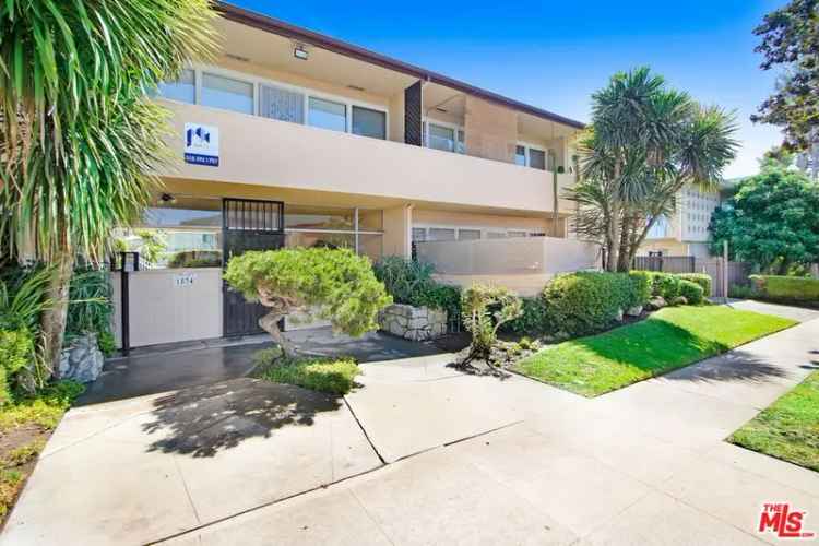 Multi-family house For Sale in 1834, North Harvard Boulevard, Los Angeles, California