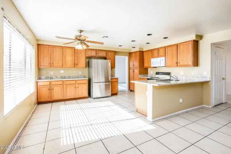 Single-family house For Sale in 1851, East Tremaine Avenue, Gilbert, Arizona