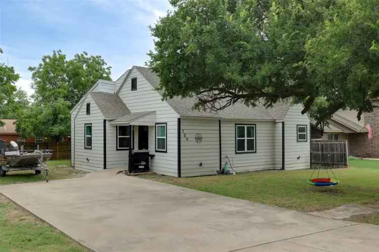 Single-family house For Sale in Alvarado, Texas