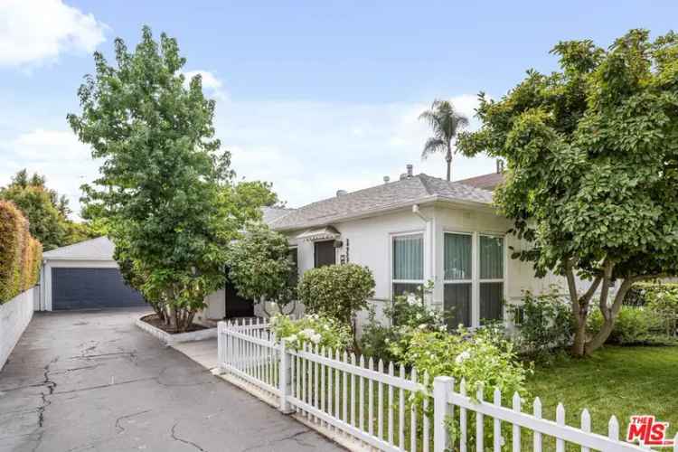 Multi-family house For Sale in 3256, Castle Heights Avenue, Los Angeles, California