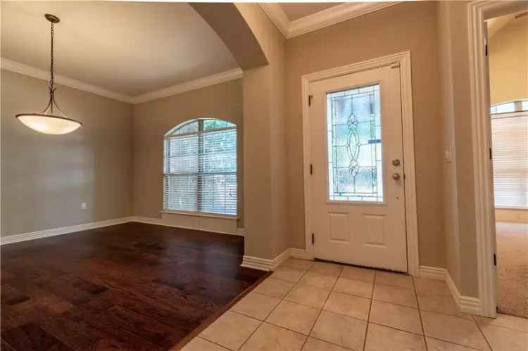 Condo For Sale in 4211, North Meadow View Drive, Fayetteville, Arkansas