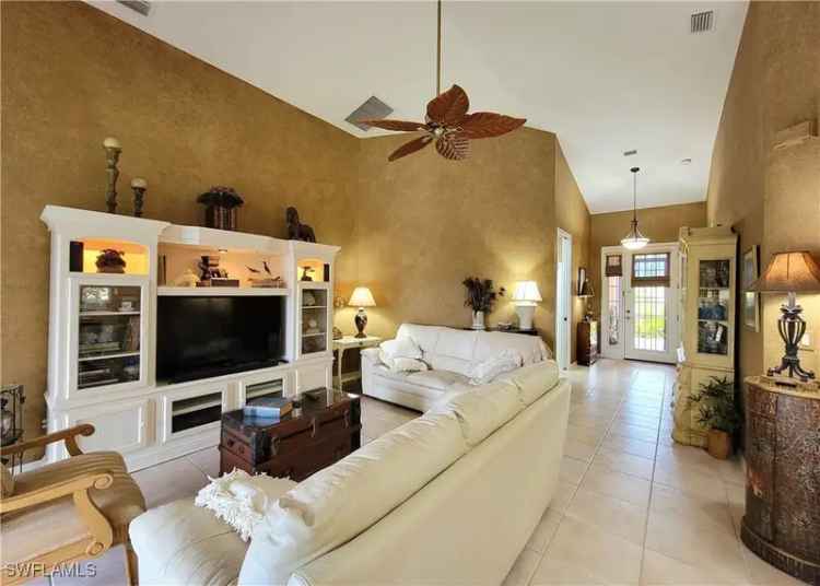 Single-family house For Sale in 28501, Hidden Lake Drive, Bonita Springs, Florida