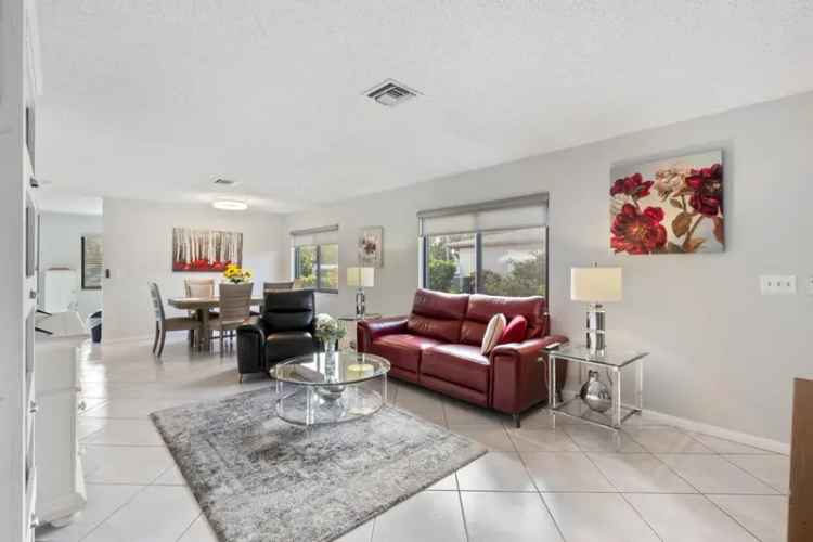 House For Sale in Boynton Beach, Florida