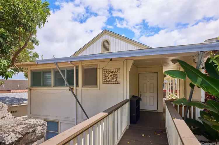 Multi-family house For Sale in 206, Madeira Street, Honolulu, Hawaii