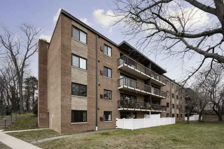 Condo For Sale in 3230, South 28th Street, Alexandria, Virginia