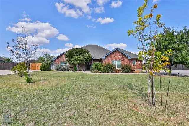 Single-family house For Sale in 110, Angie Lane, Texas