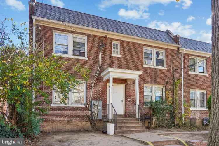 Multi-family house For Sale in 1737, Minnesota Avenue Southeast, Washington, District of Columbia