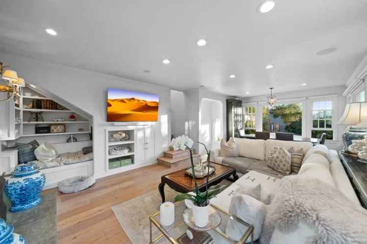 Single-family house For Sale in 31847, 8th Avenue, Laguna Beach, California