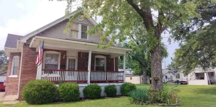 Single-family house For Sale in 2519, Madison Avenue, Granite City, Illinois