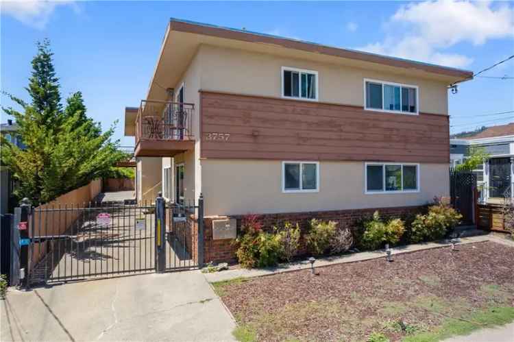 Multi-family house For Sale in 3757, 39th Avenue, Oakland, California