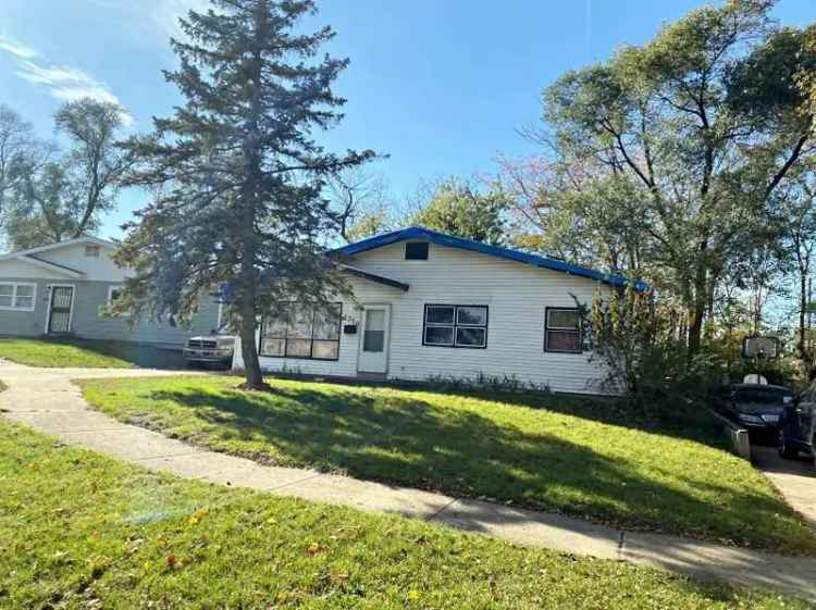 Single-family house For Sale in 1350, Dearborn Street, Gary, Indiana