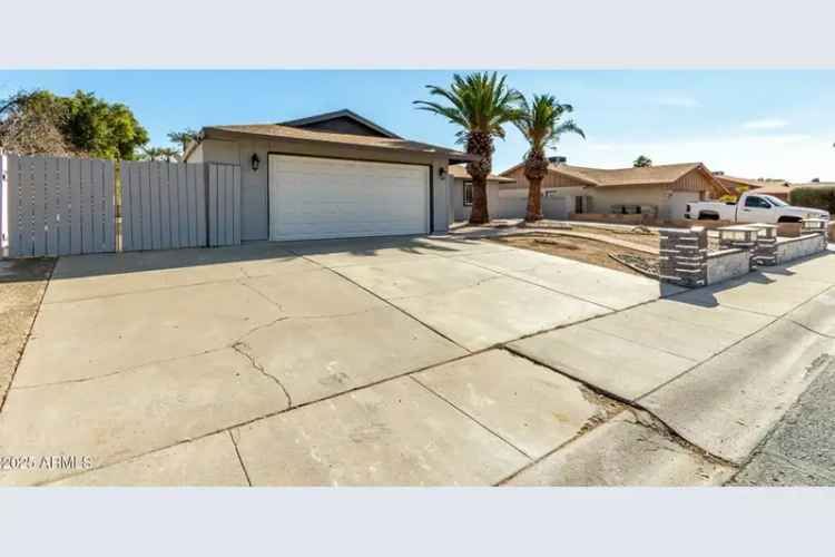 Single-family house For Sale in 14219, North 51st Drive, Glendale, Arizona