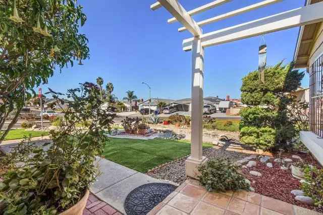 Single-family house For Sale in 1403, Goff Court, San Diego, California