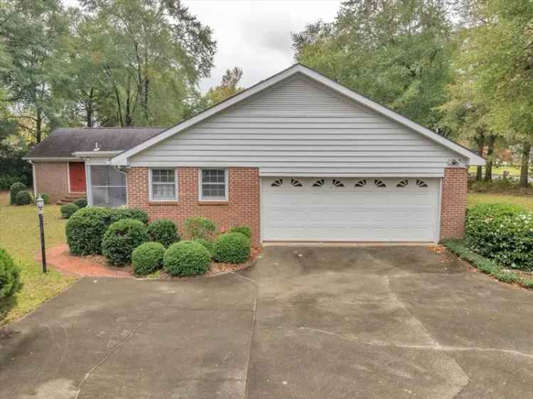 Single-family house For Sale in 2308, Scott Drive, Dublin, Georgia