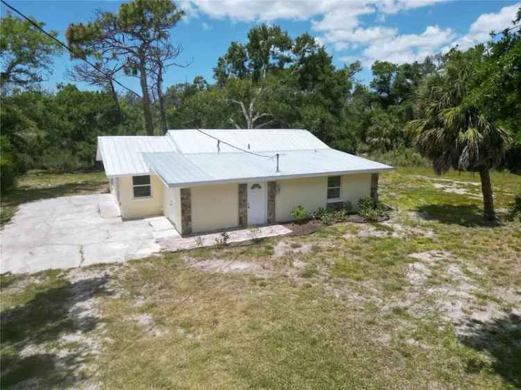 Single-family house For Sale in 1136, Davis Lane, Englewood, Florida