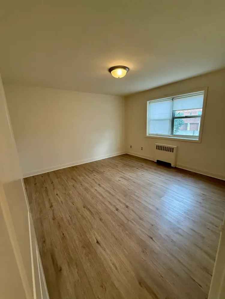 Bright 1-Bedroom Apartment in Staten Island