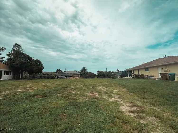 Land For Sale in 829, Southwest 40th Terrace, Cape Coral, Florida