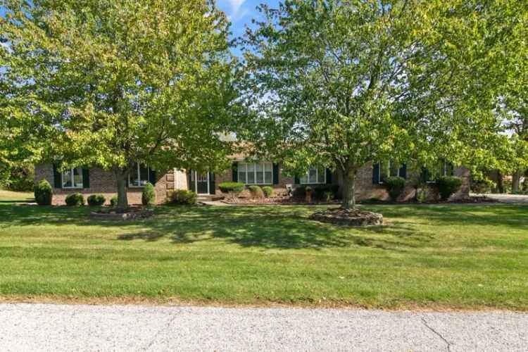 Single-family house For Sale in Crown Point, Indiana