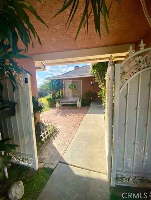 Single-family house For Sale in 1304, Walling Avenue, Brea, California