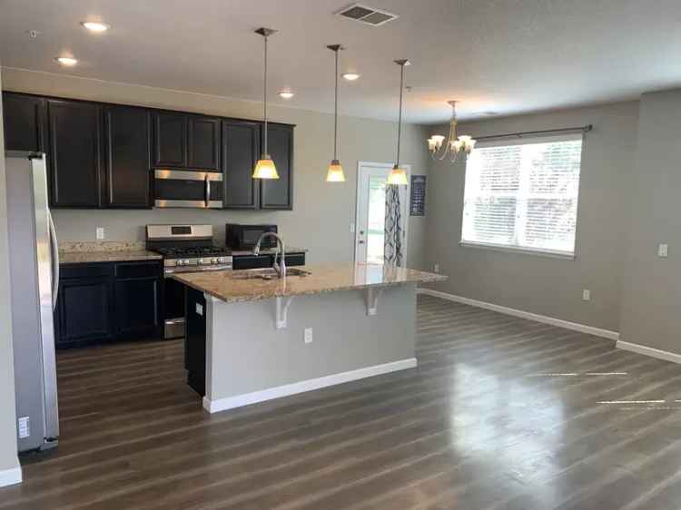 2 Bed 2 Bath Condo for Rent in Gated Community