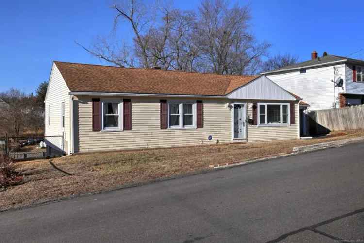 Single-family house For Sale in 132, Norton Street, Waterbury, Connecticut