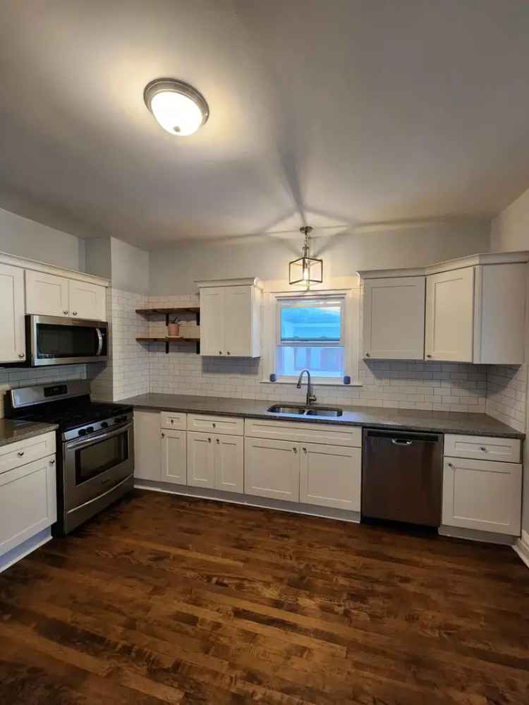 3-Bedroom Apartment in North Oak Park