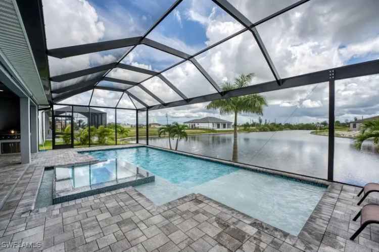 Single-family house For Sale in Cape Coral, Florida