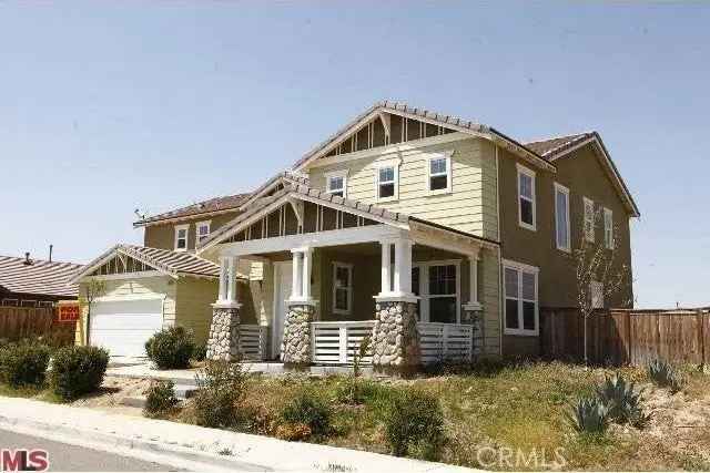 Single-family house For Sale in 13184, Mammoth Street, Hesperia, California