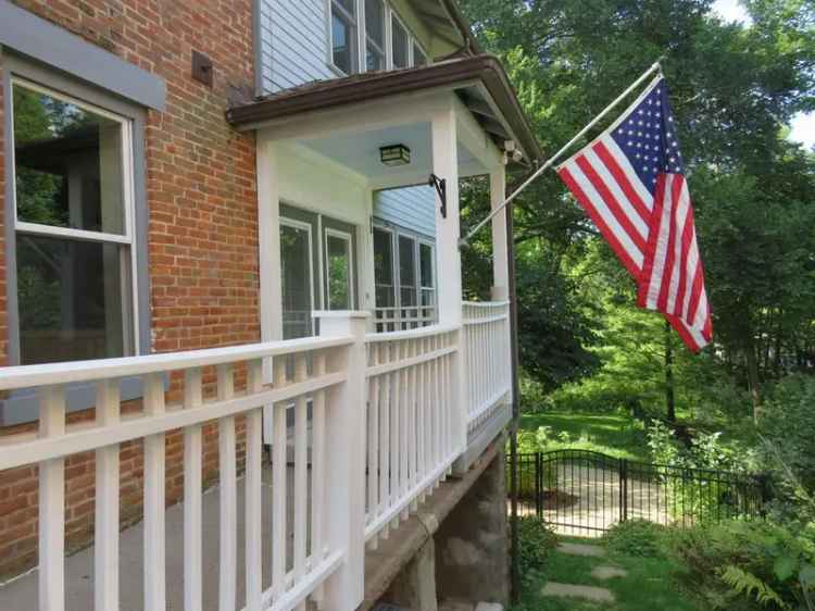 Single-family house For Sale in 106, North Dodge Street, Galena, Illinois