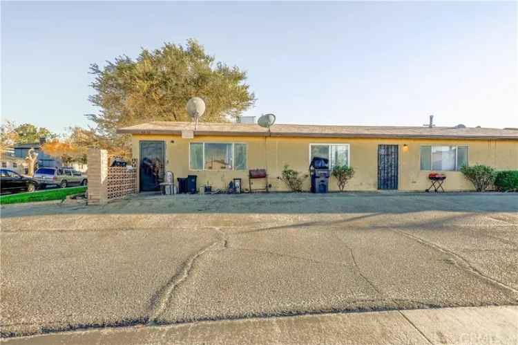 Multi-family house For Sale in Lancaster, California