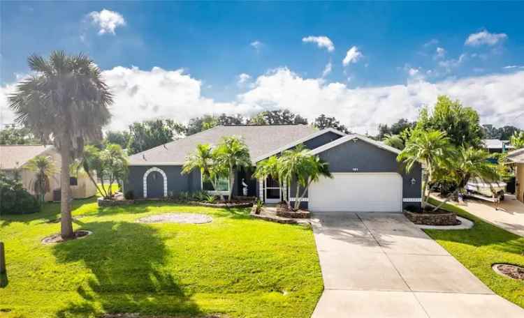 Single-family house For Sale in 181, North Waterway Drive Northwest, Port Charlotte, Florida