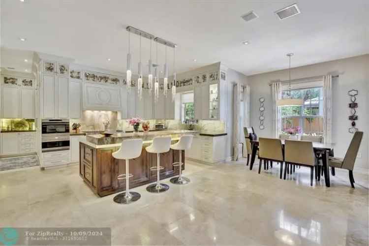 Single-family house For Sale in Fort Lauderdale, Florida