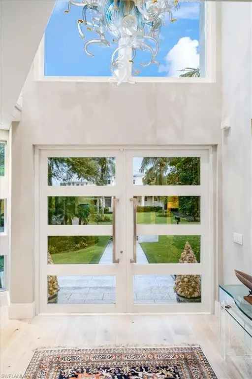 Single-family house For Sale in Naples, Florida