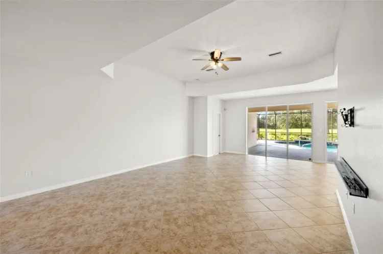 Single-family house For Sale in 5625, Whispering Oaks Drive, North Port, Florida