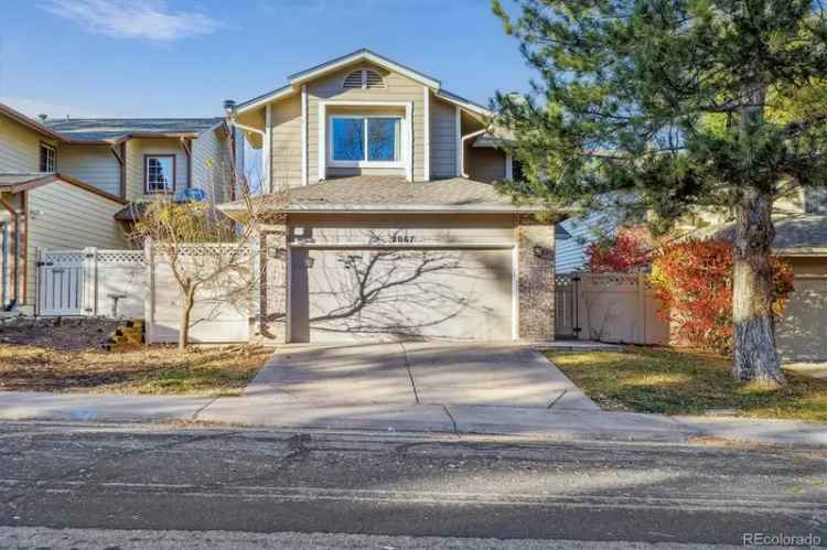 Single-family house For Sale in 2067, East Phillips Place, Centennial, Colorado