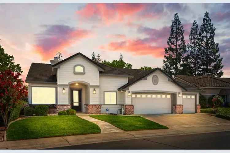 Single-family house For Sale in 7028, Windchime Way, Roseville, California