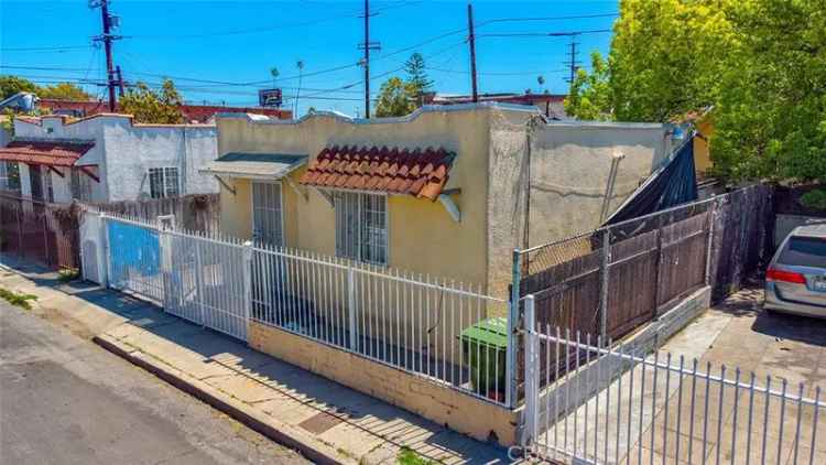 Single-family house For Sale in Los Angeles, California