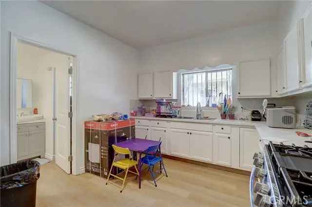 Multi-family house For Sale in 834, East 33rd Street, Los Angeles, California