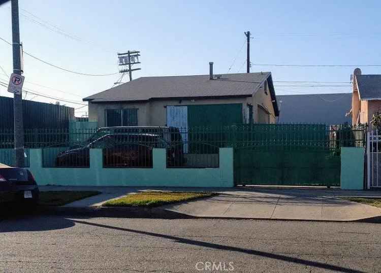 Single-family house For Sale in Los Angeles, California