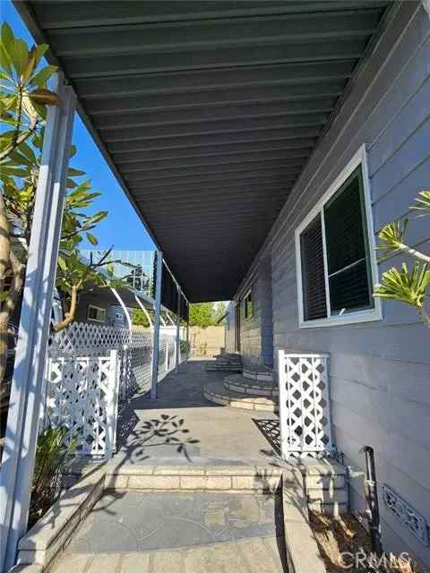 Single-family house For Sale in 300, North Rampart Street, Orange, California