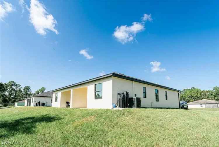 Multi-family house For Sale in Lehigh Acres, Florida