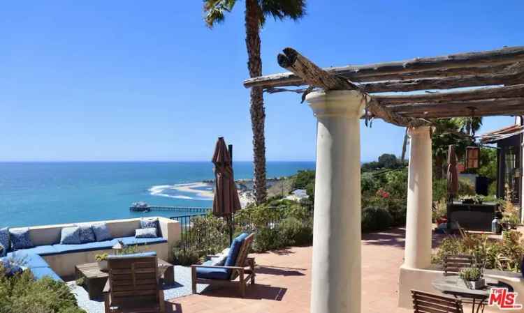 Single-family house For Sale in Malibu, California